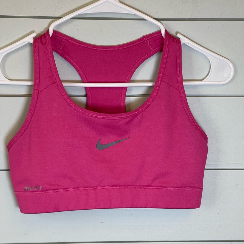 Nike pink sports bra women’s size small